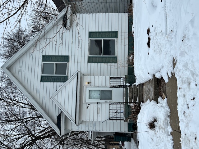 911 East Washington Street