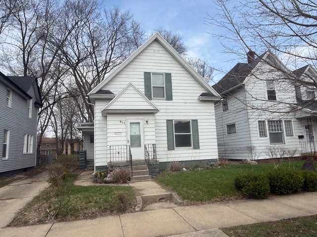 911 East Washington Street