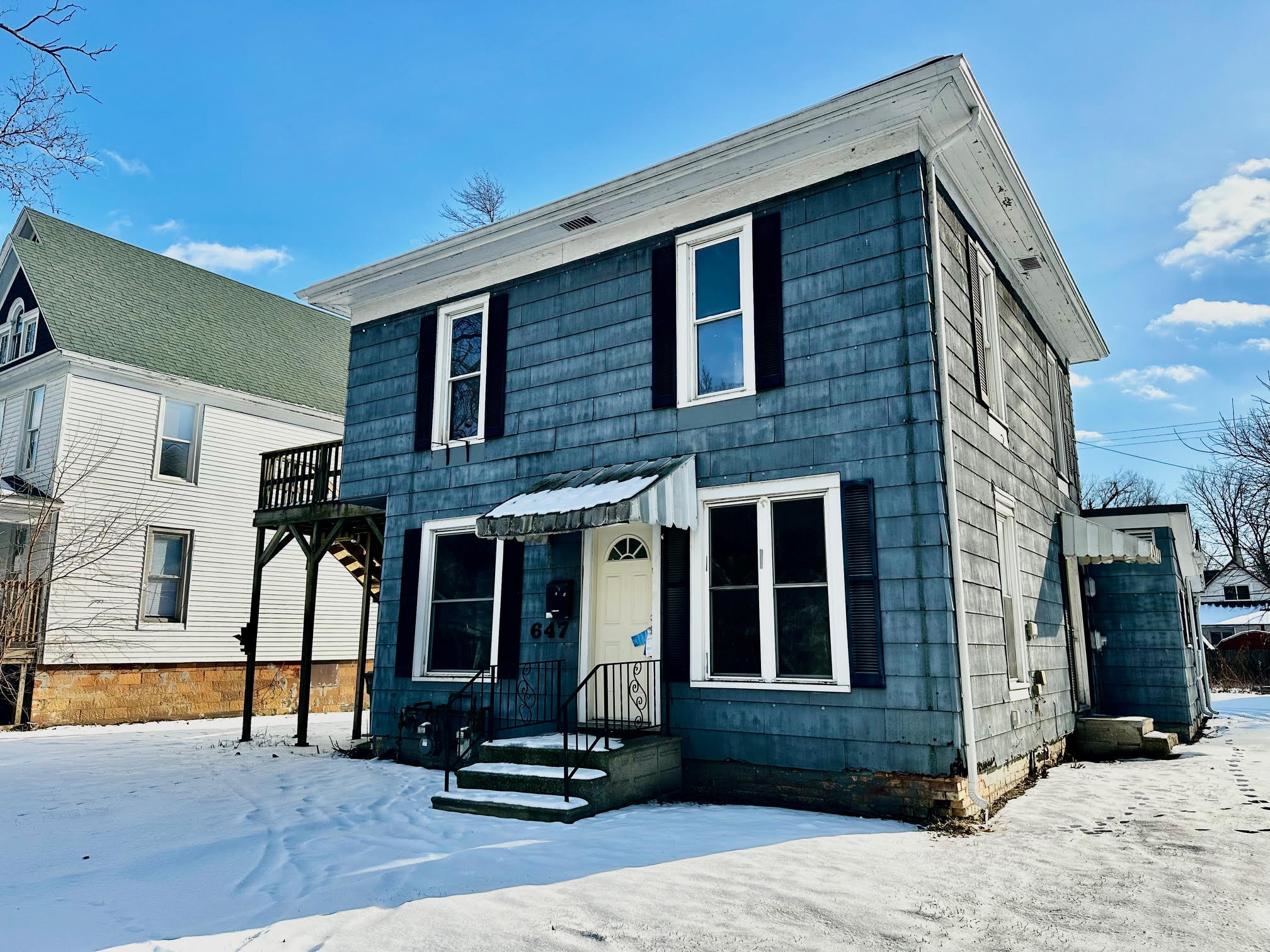 Property main image