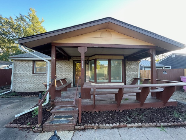 2527 Riverside Drive